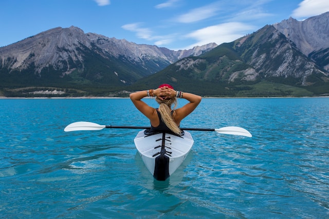 nature-vacations-kayaking