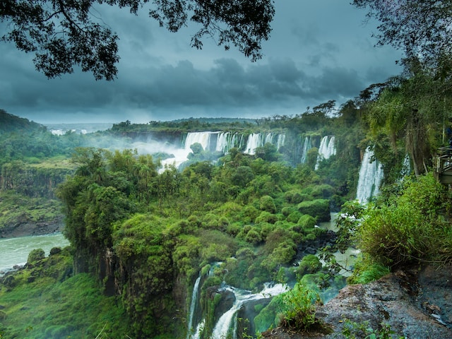 hidden-waterfalls-of-the-amazon-iguazu