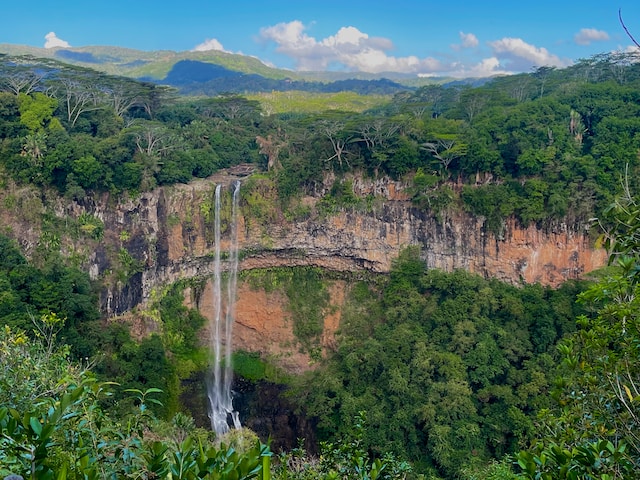 chamarel-waterfall